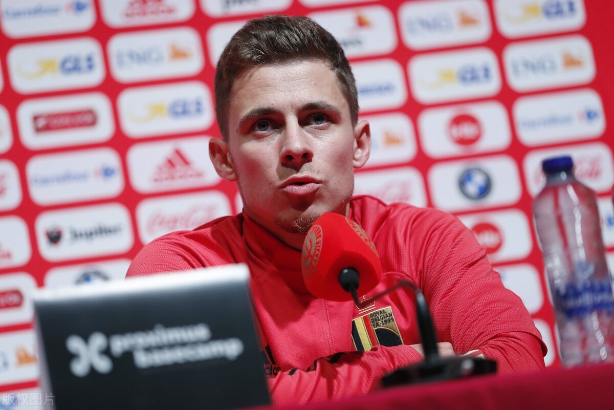 瑞士逆转意大利，格纳布里制霸全场