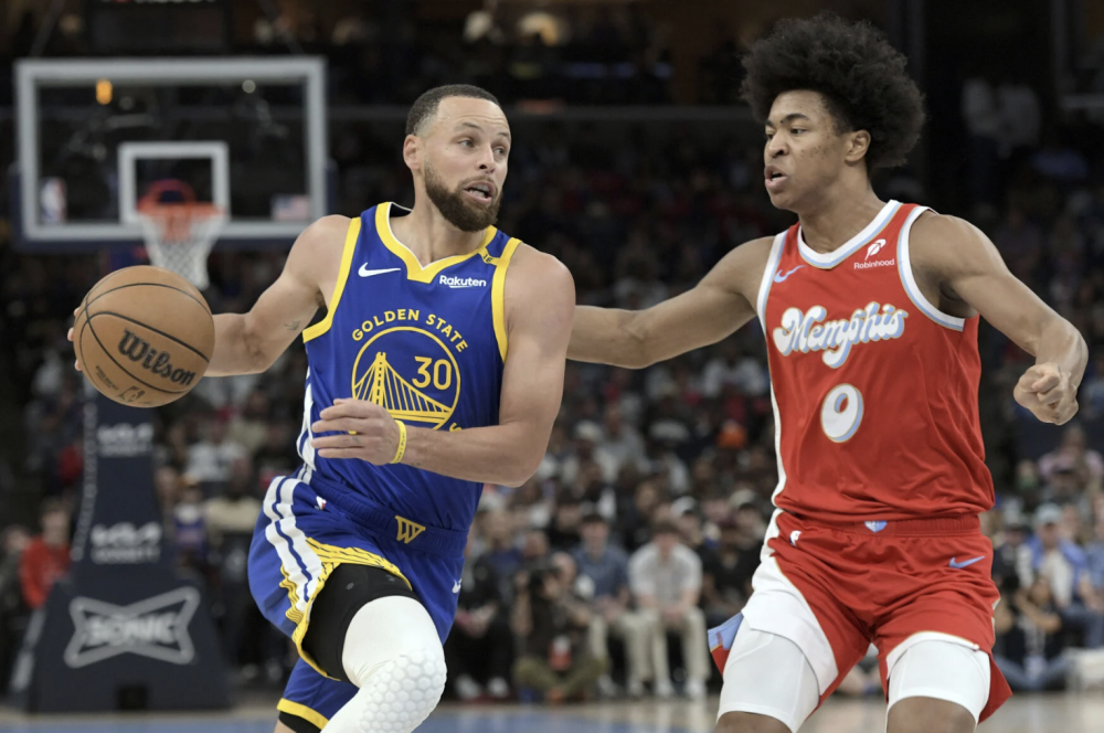 开云下载-上海队鏖战灰熊，库里惊艳四座